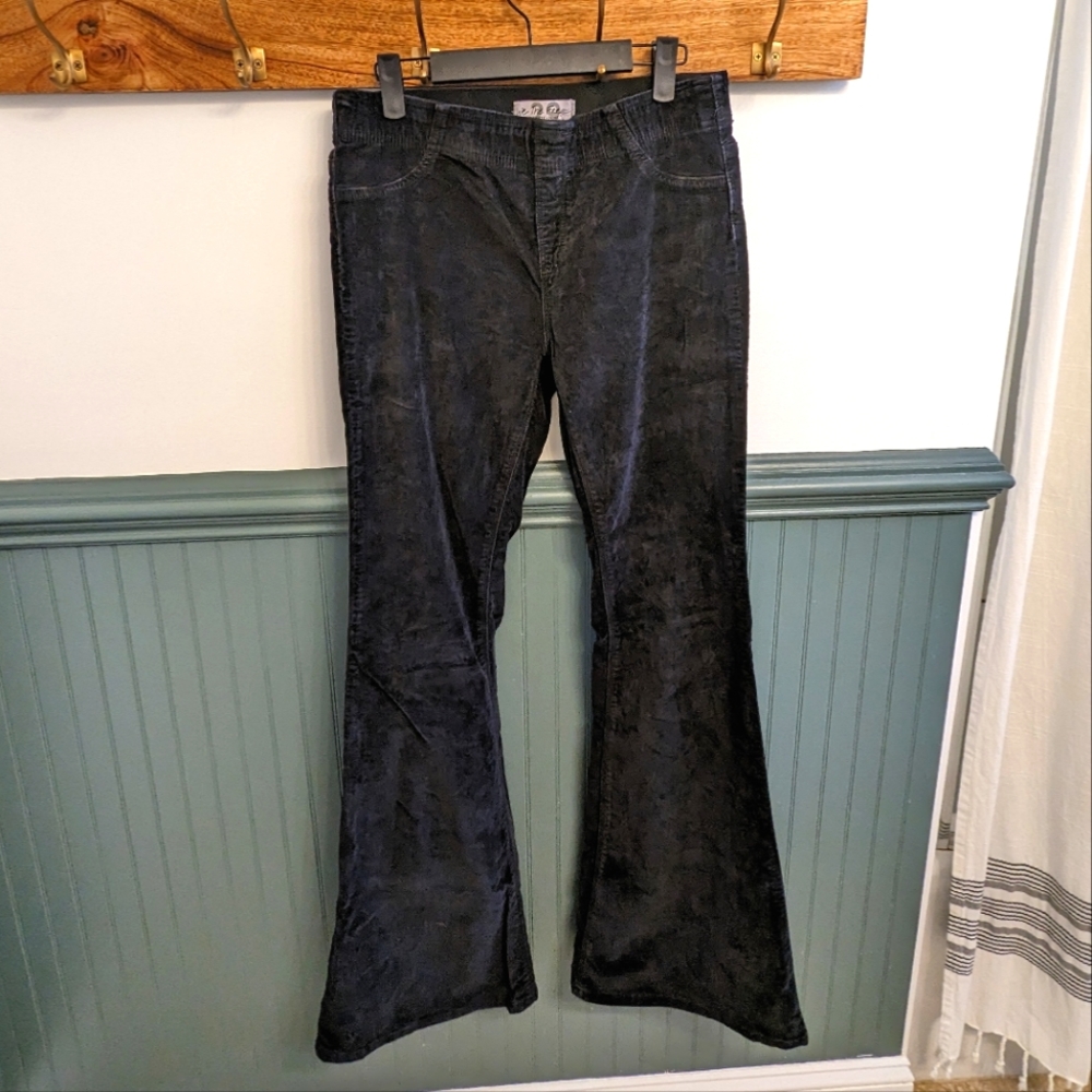 Black flare pants